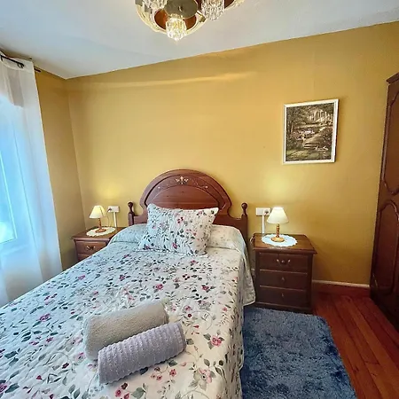Casa Amplia Con Jardin En Cudillero *