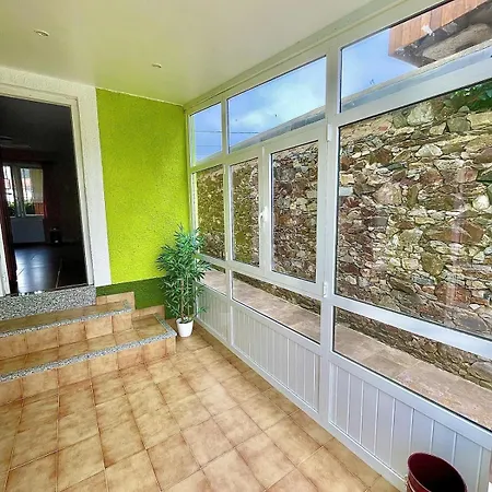 Casa Amplia Con Jardin En Cudillero *